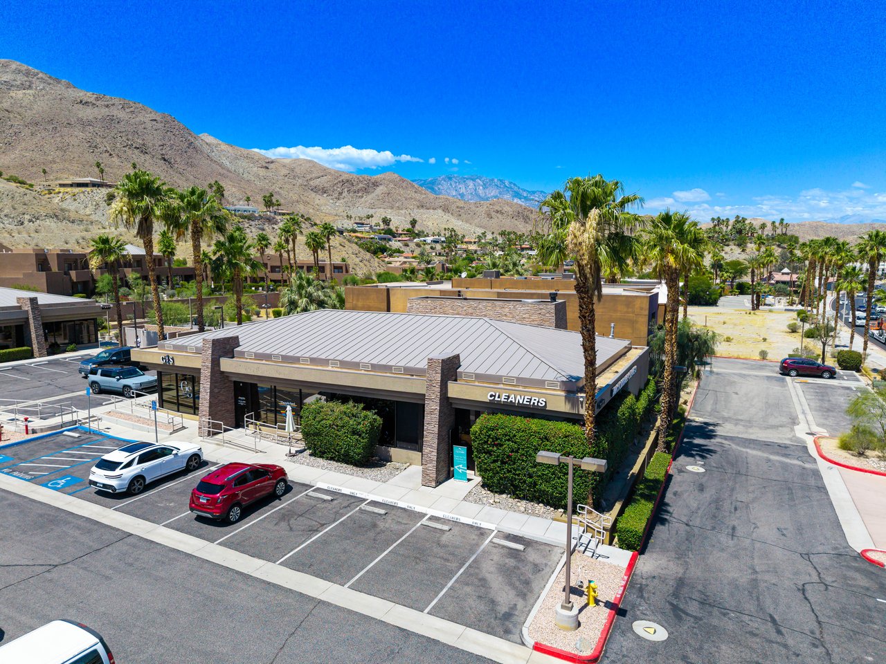 Desert Square - Suite D