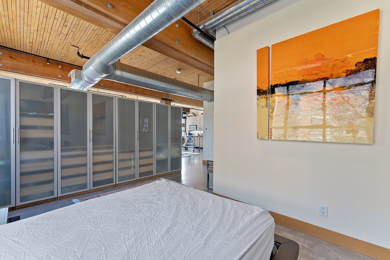 68 Broadview Ave S Unit: 203