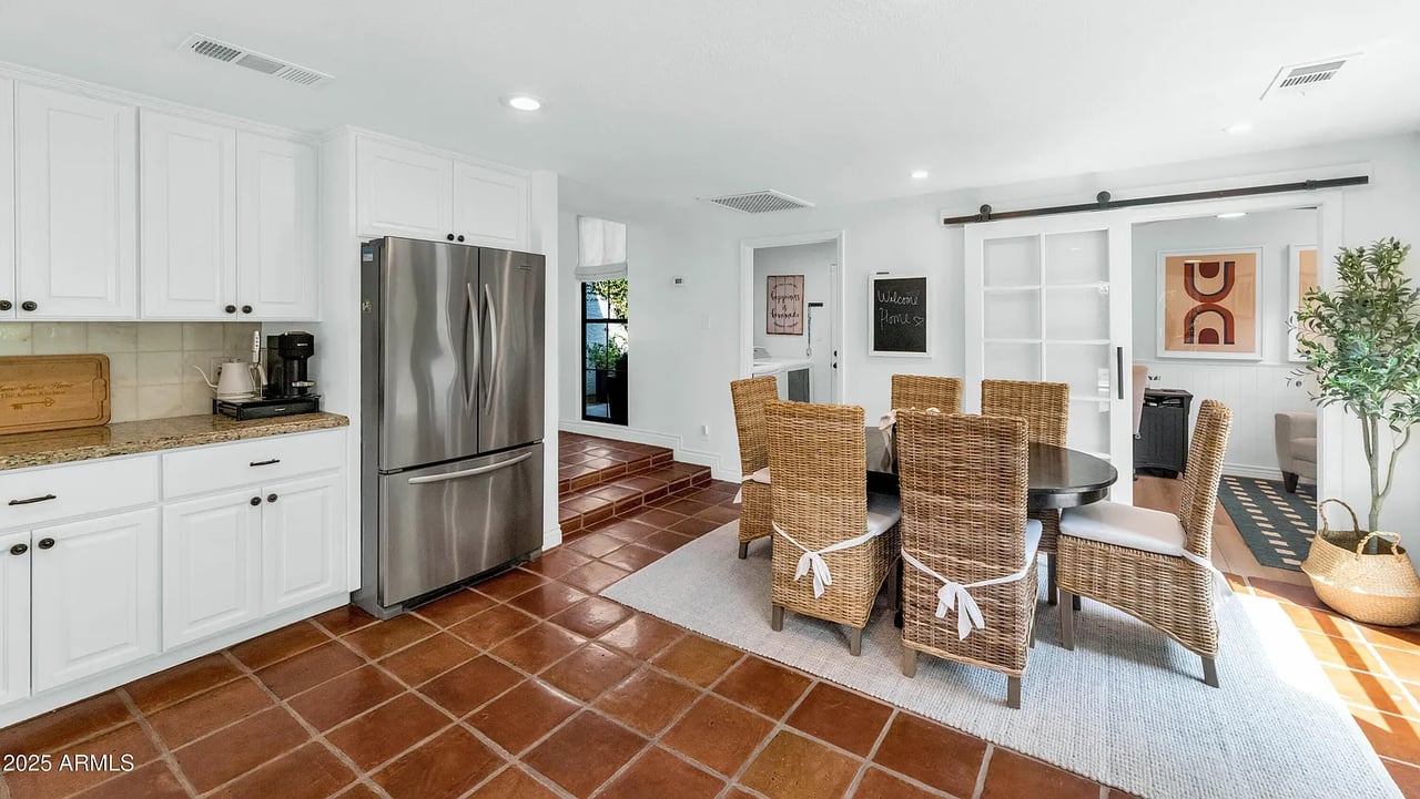 8007 E Del Rubi Dr