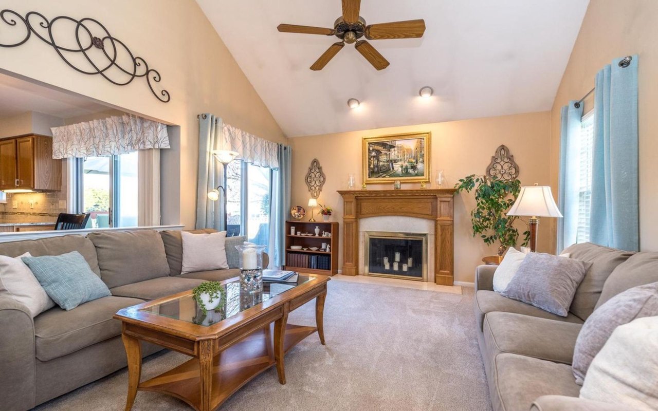 2233 Fir Ct