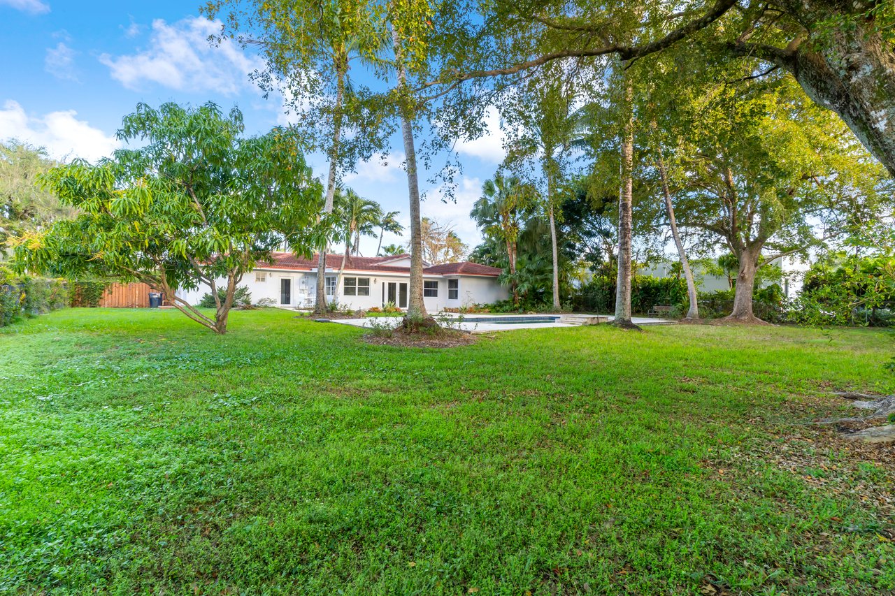 New Rental Opportunity in North Pinecrest