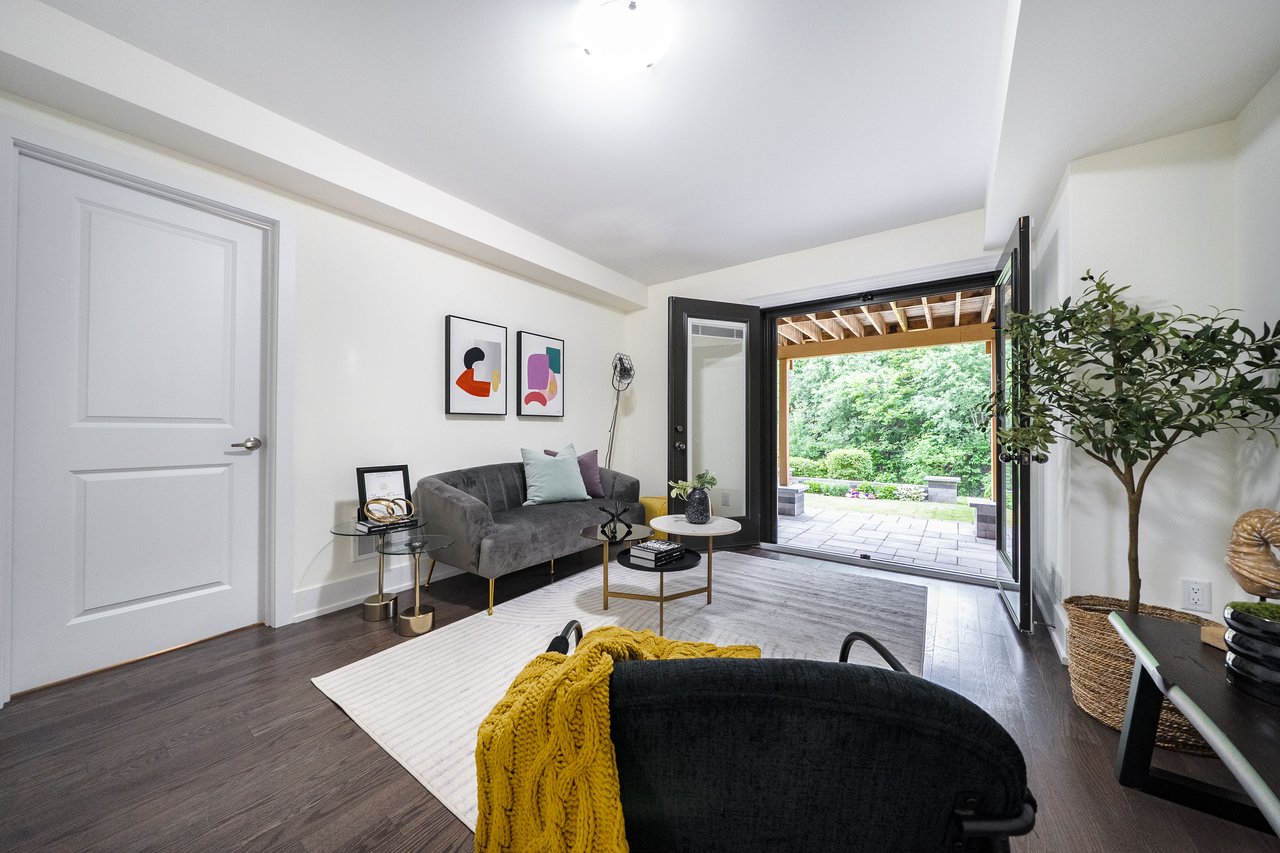 20 Crestridge Drive