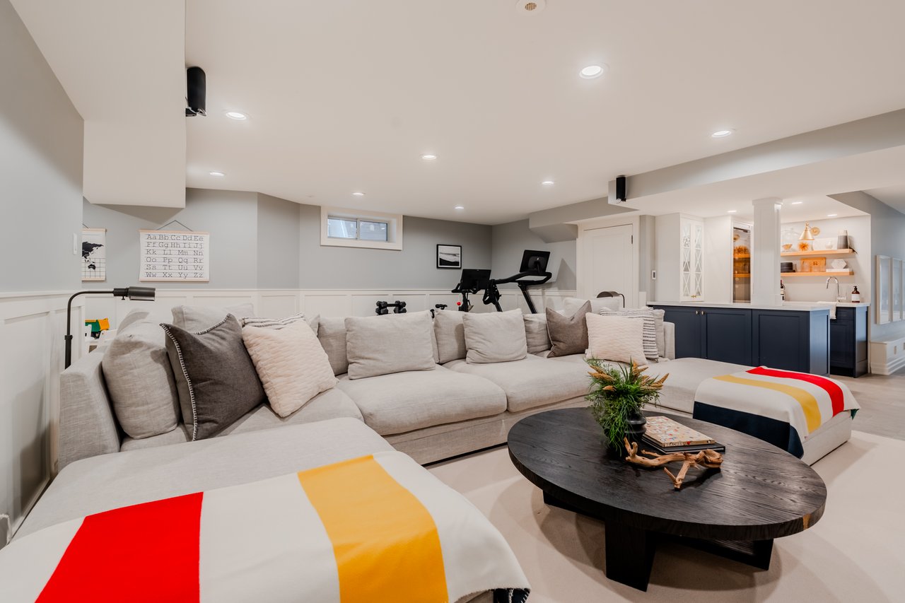 34B Long Crescent