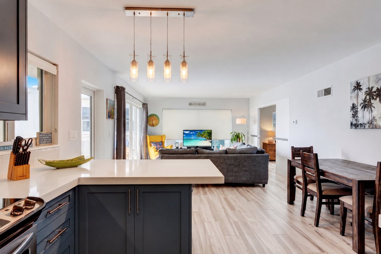 1203 Hillsboro Mile P2 