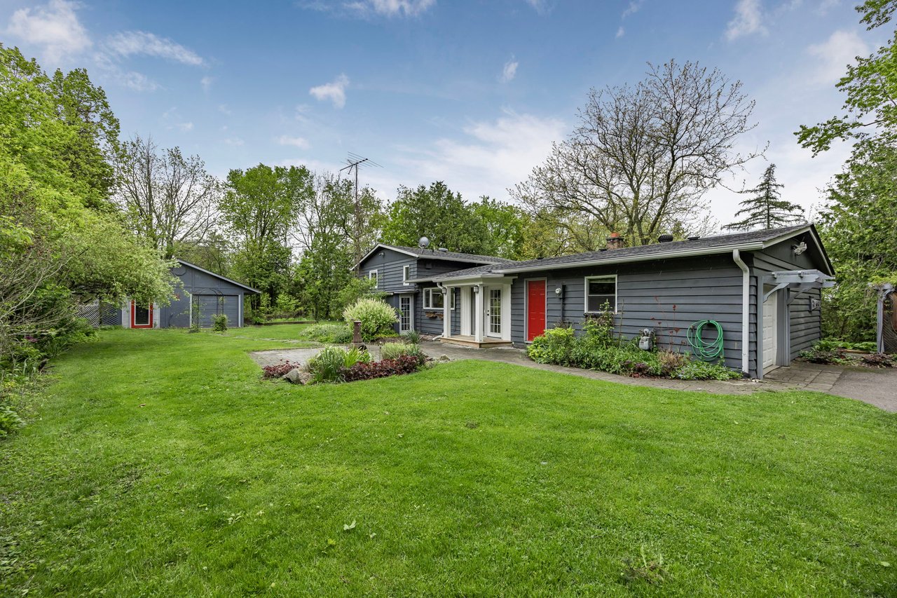 55 Old Church Road, King