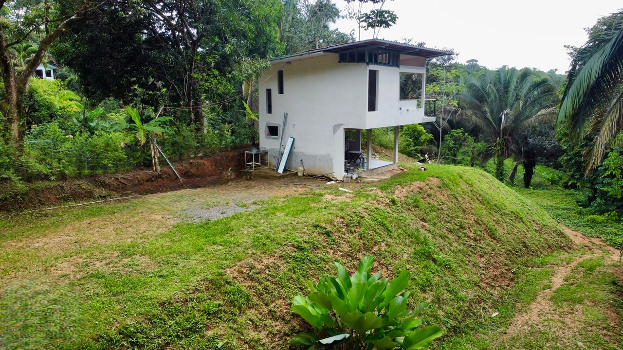 Investment Opportunity in Playa Hermosa – Fixer-Upper with Great Potential!