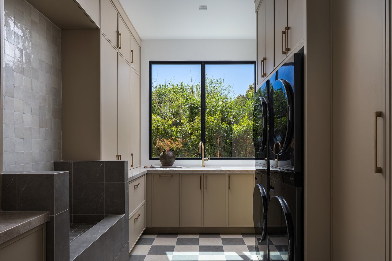 5717 E VIA LOS RANCHOS