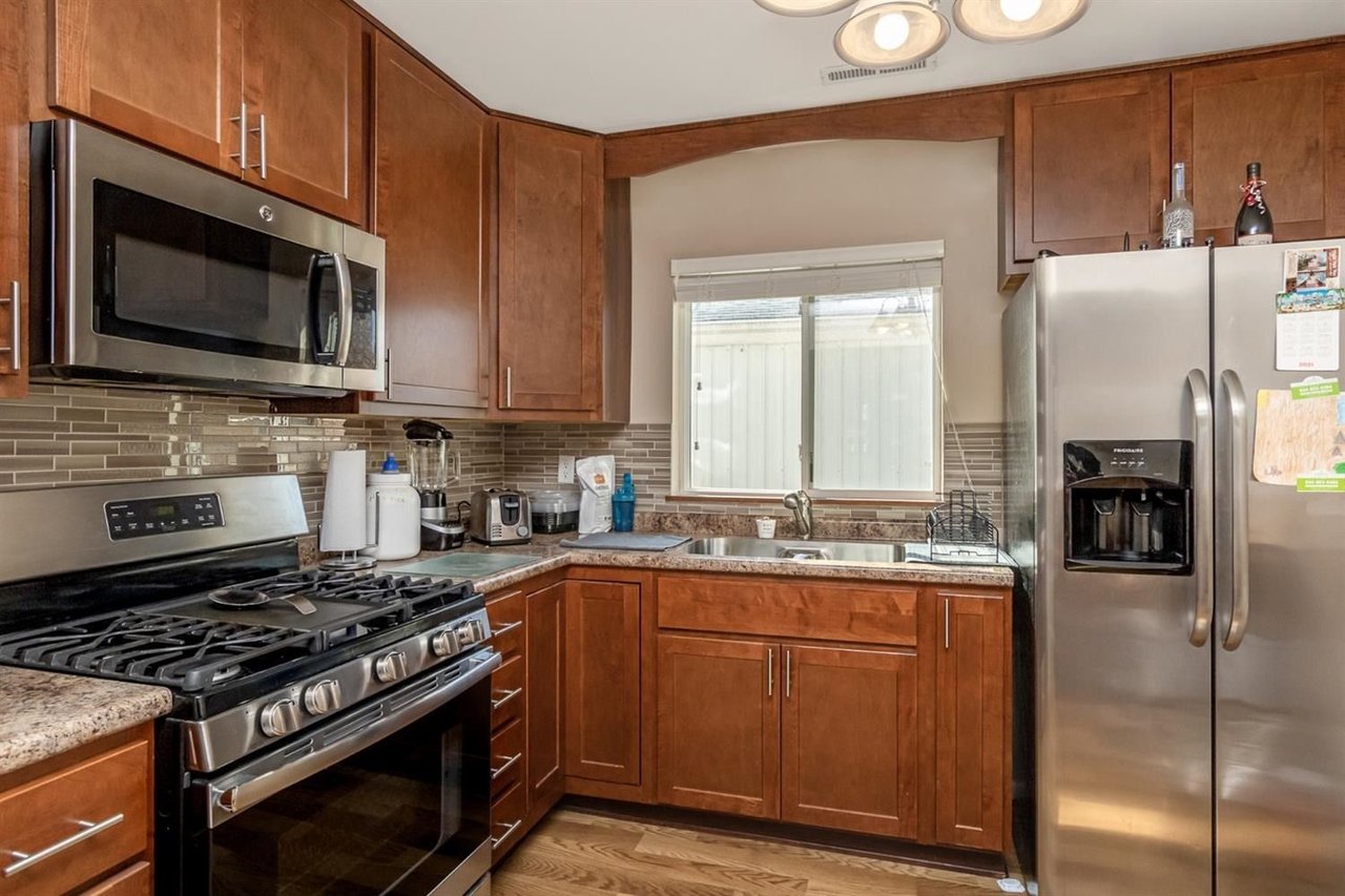 618-622 N Shelby Pl, Hobart, IN