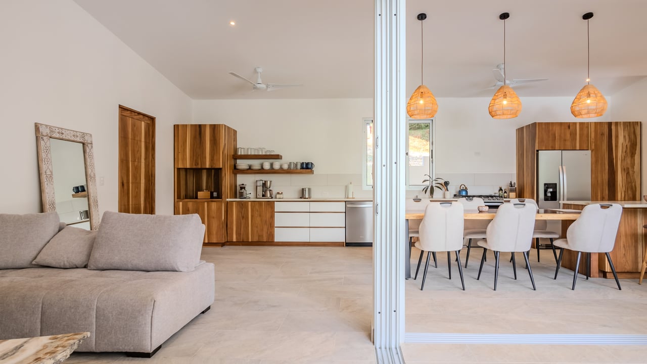 An Exclusive, Sunny Ridge-Top 4-Bed Designer House With Unforgettable Mountain & Jungle Views