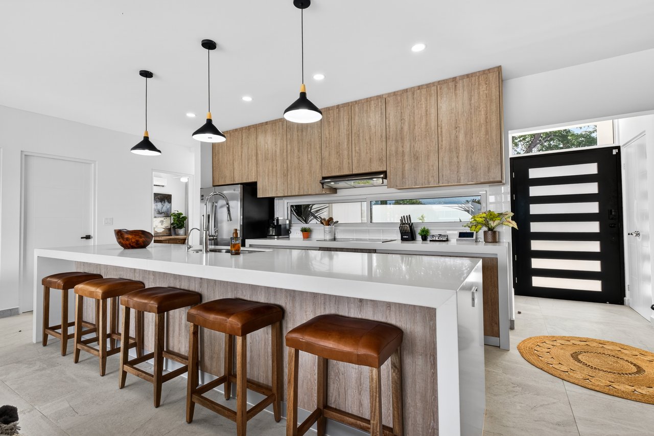 C5 Enclave | Premium Furnished 5-Bedroom Retreat Near Playa Avellanas