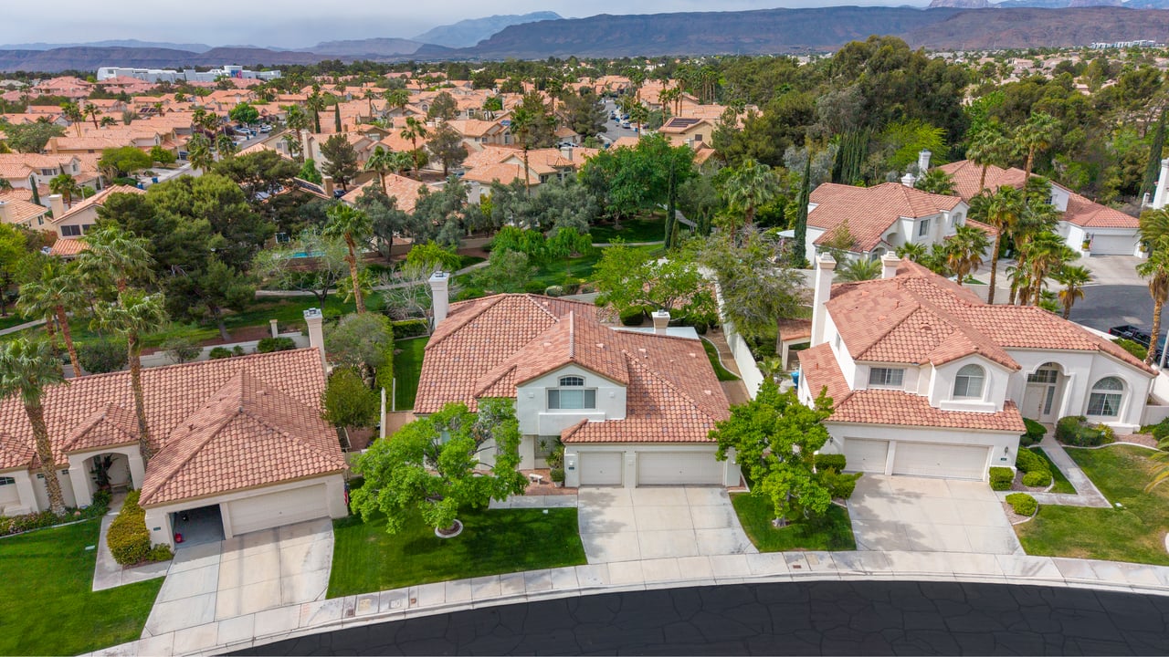 9437 Churchill Downs Dr