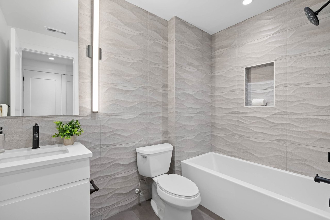 656 Fairmount Ave, Philadelphia, PA 19123