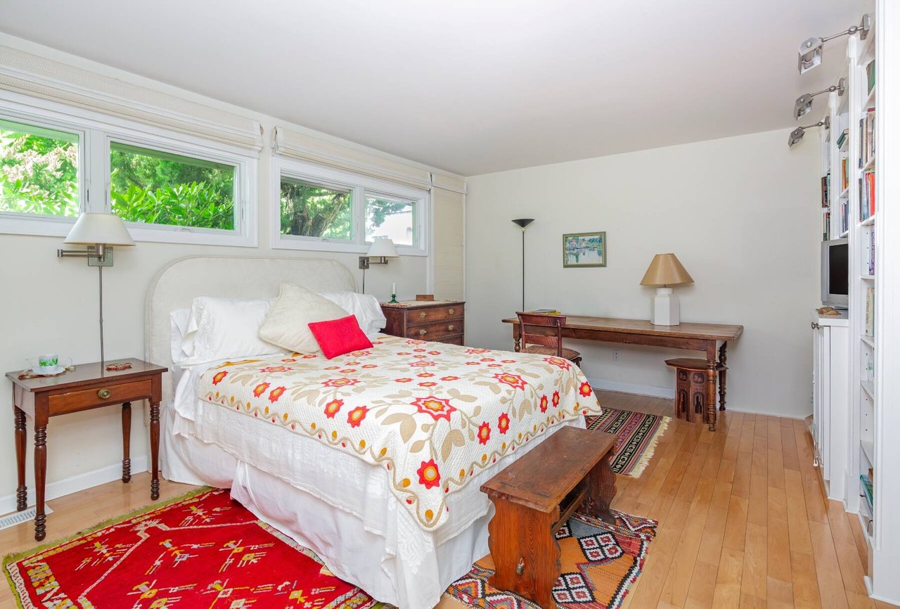 514 Pantigo Rd Unit 5