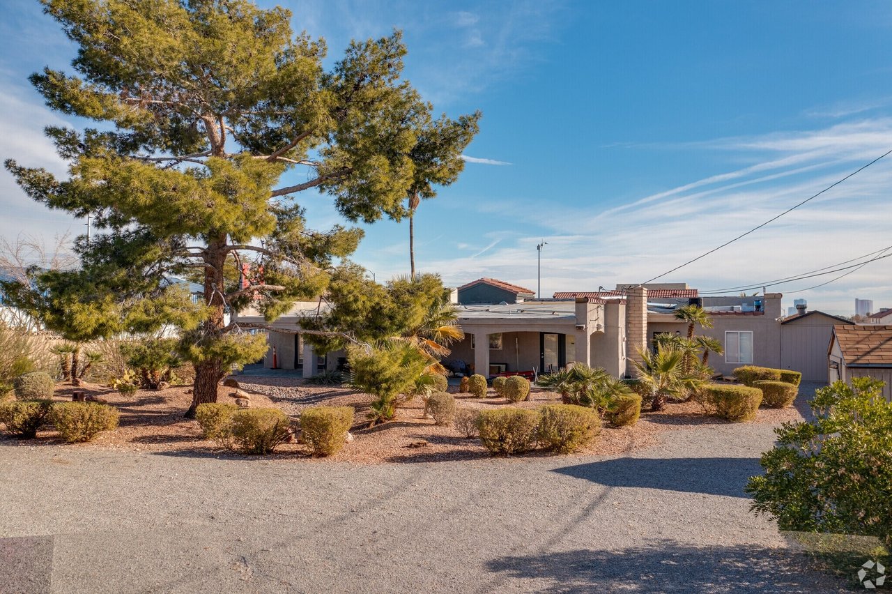 2545-2595 S Torrey Pines