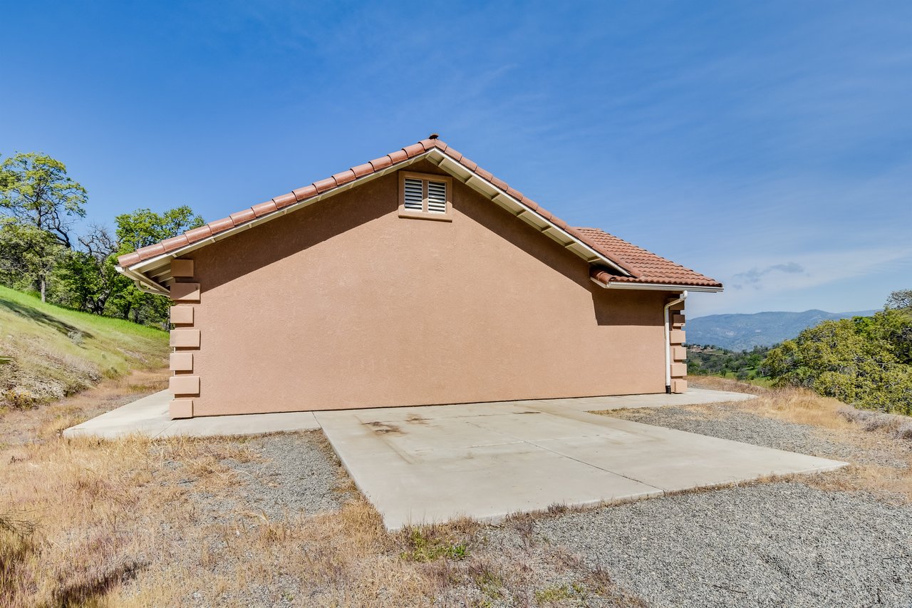 27557 Paradise Valley Lane Clovis California 93619