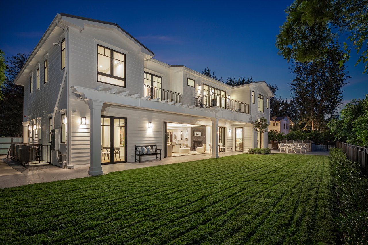 535 N Bundy Dr