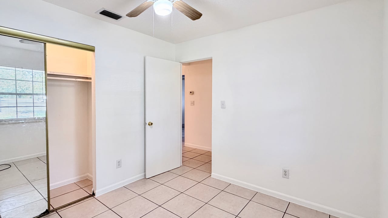 Casselberry Three-Bedroom, Two-Bathroom Duplex Unit with Private Yard