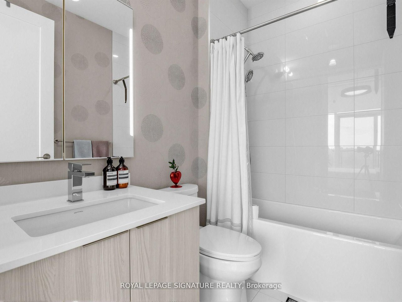 J. DAVIS HOUSE PENTHOUSE 