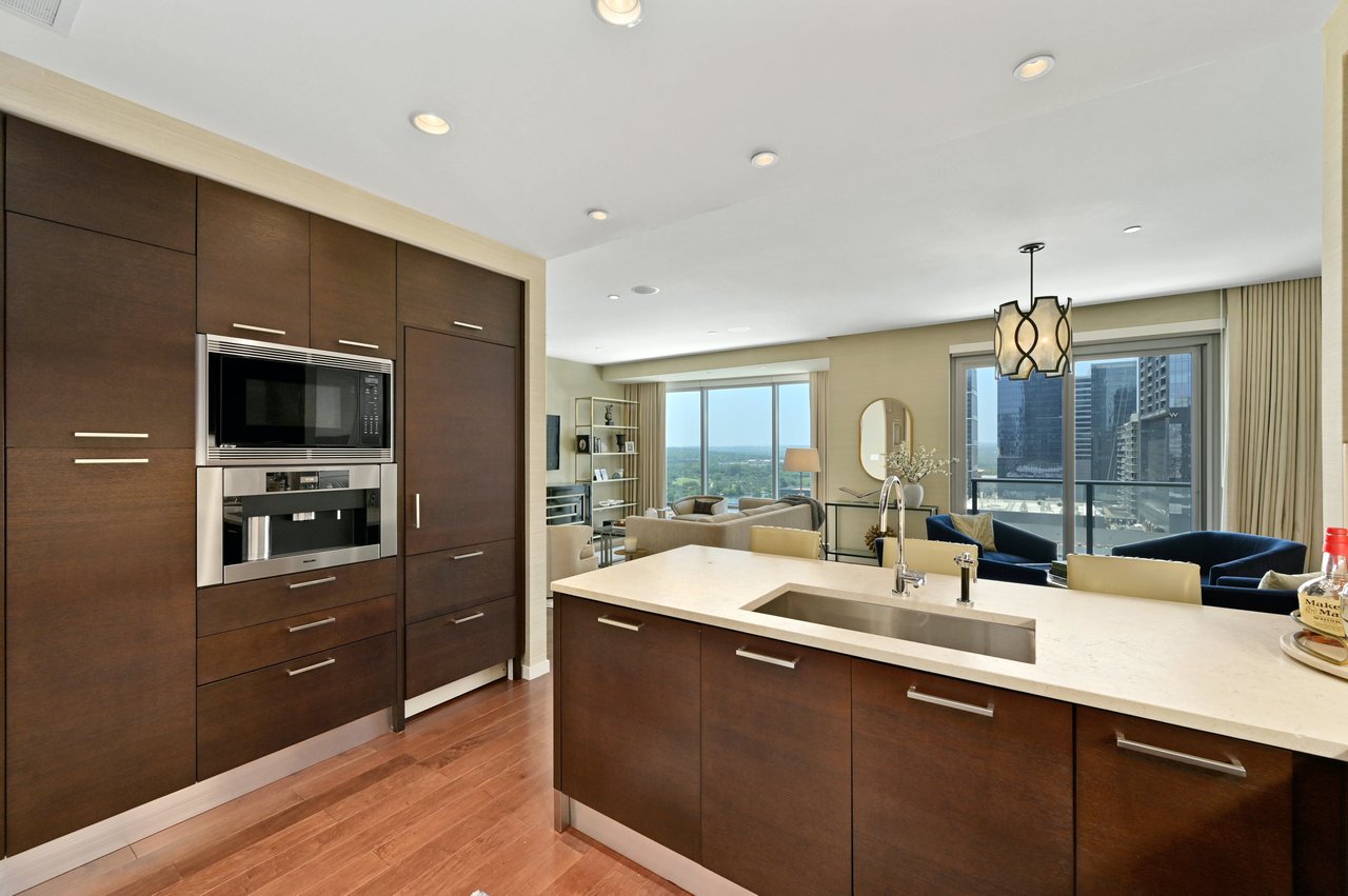 200 Congress Ave Unit 15A