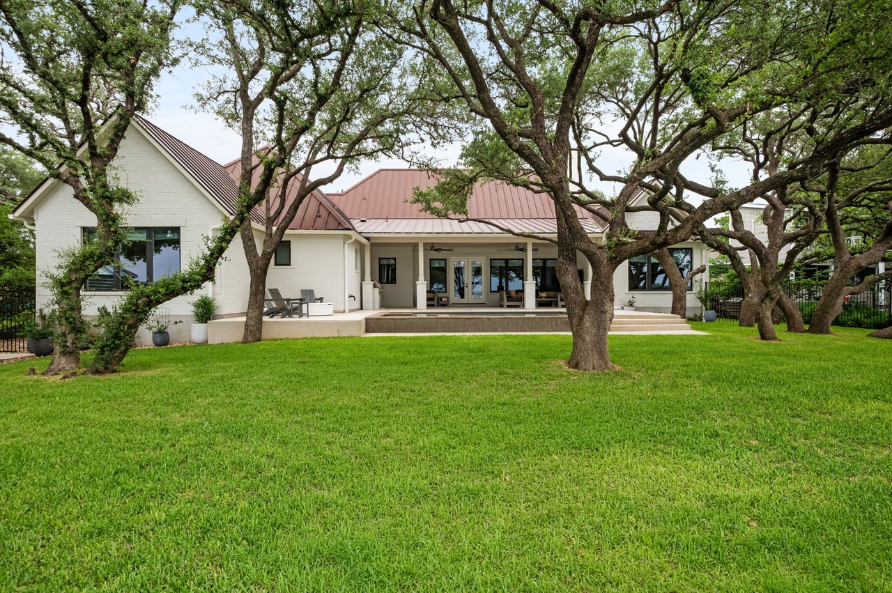 1131 N Shorewood Drive