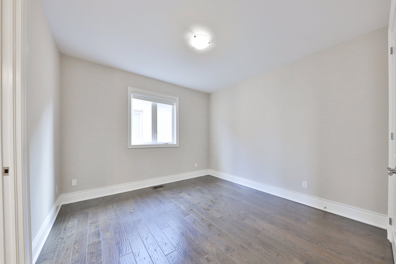 2163 Vineland Crescent, Oakville