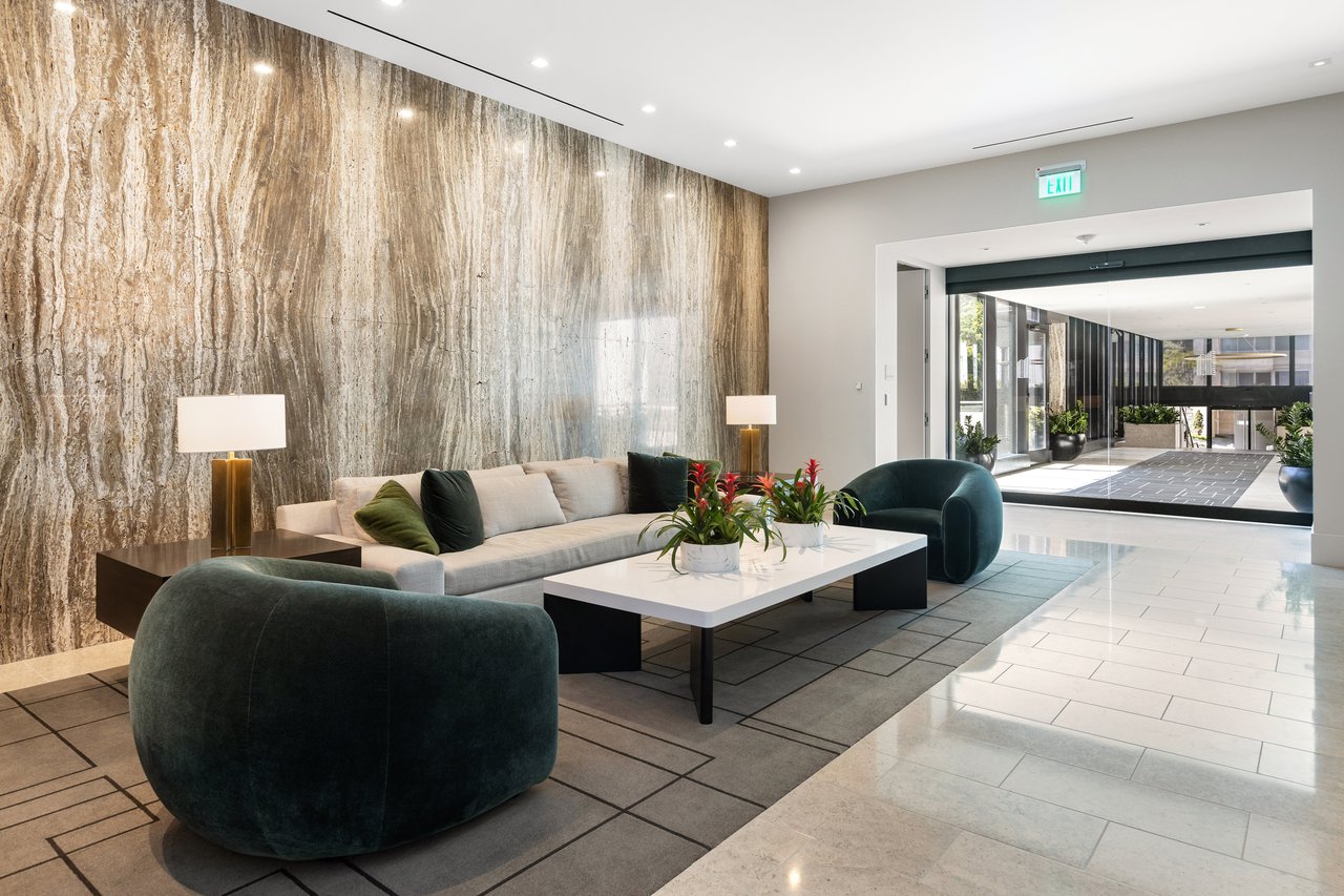 Marvelous Mid-Century View Apartment