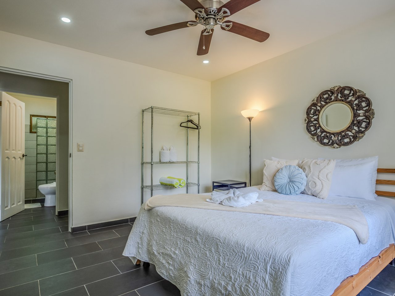 Tropical 3-Cabin Home with Pool and Gardens in the Heart of Uvita