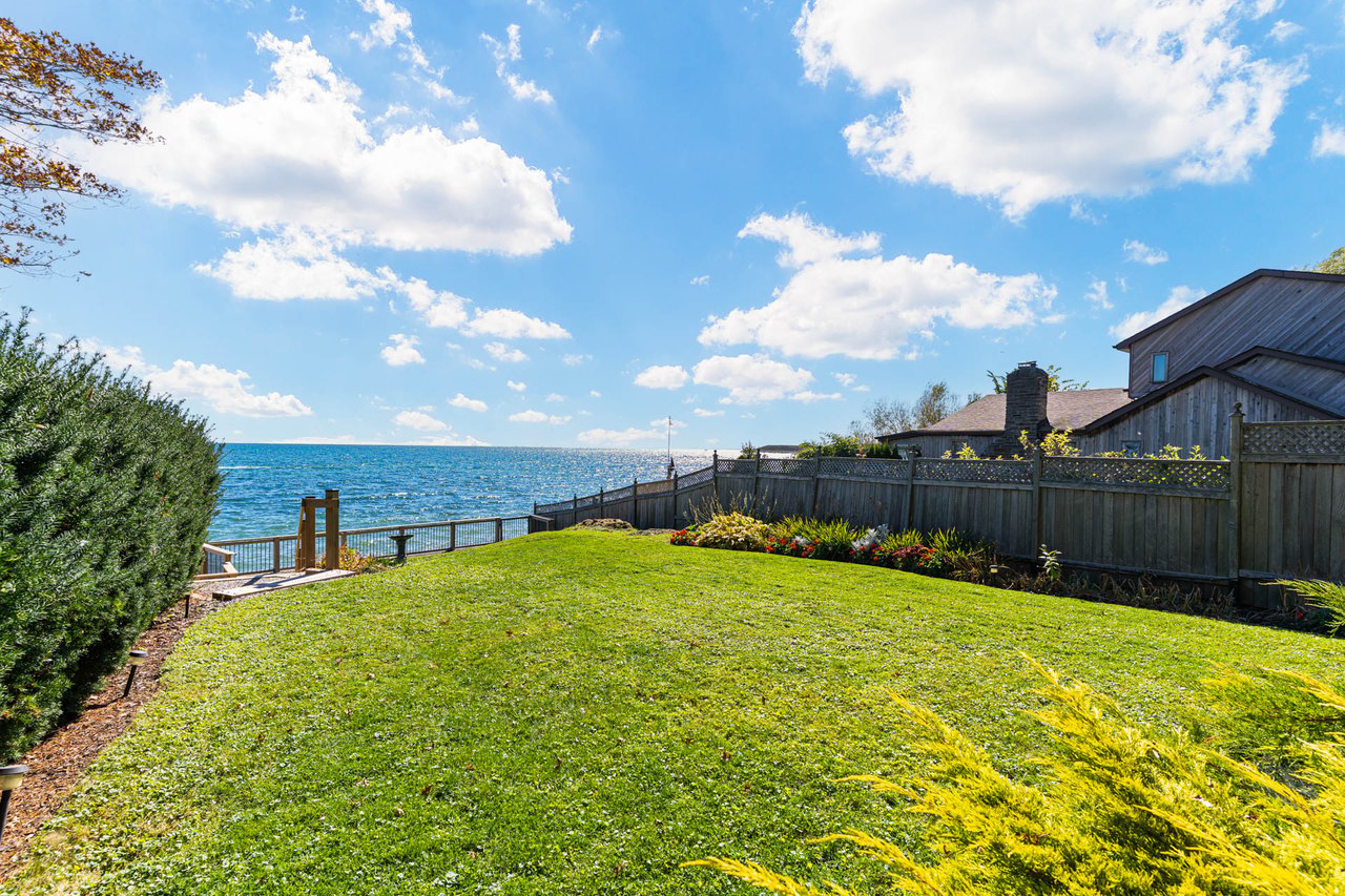 407 Lake Promenade