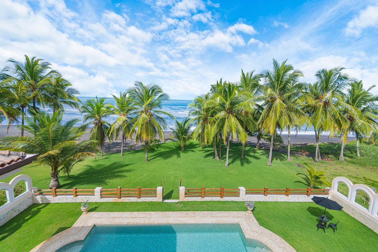 Hermosa Villa Beachfront Estate