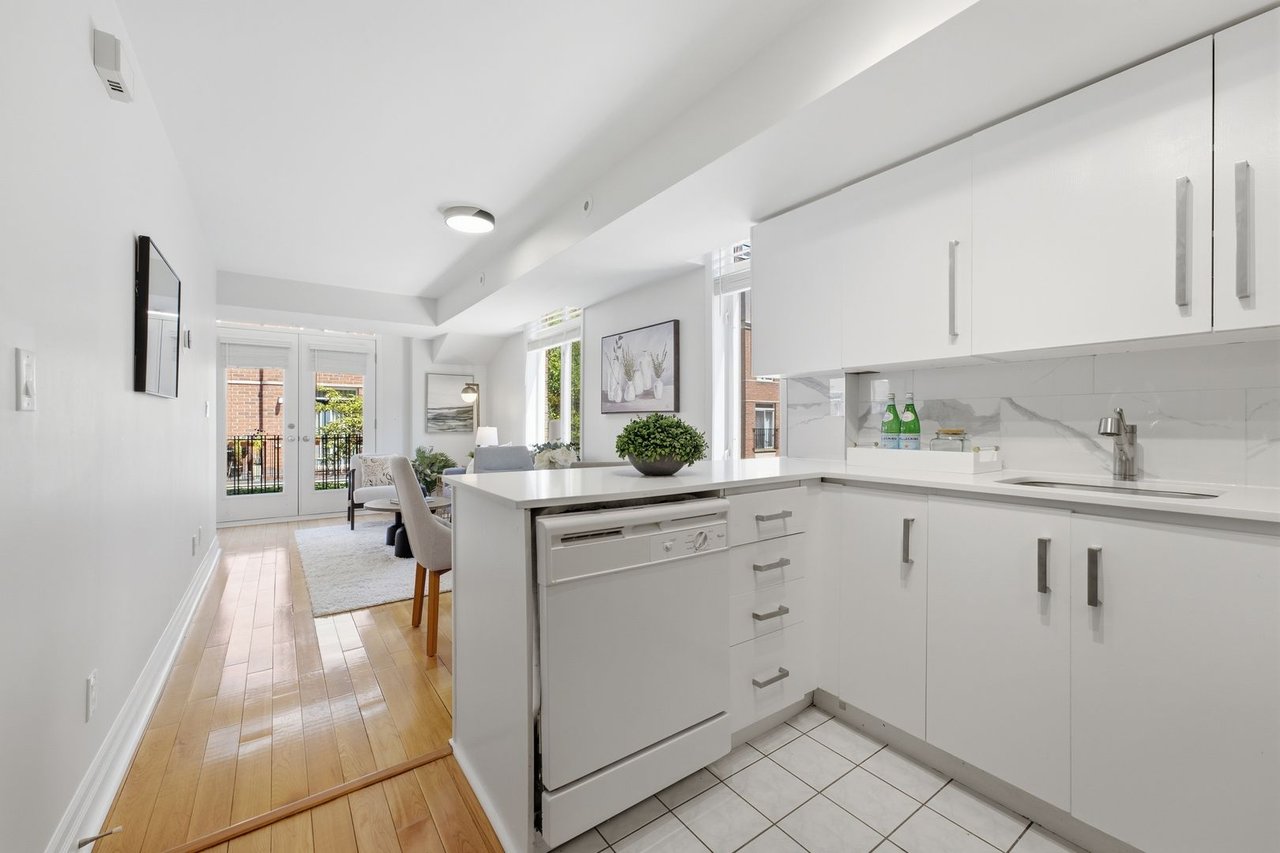 206-415 Jarvis St