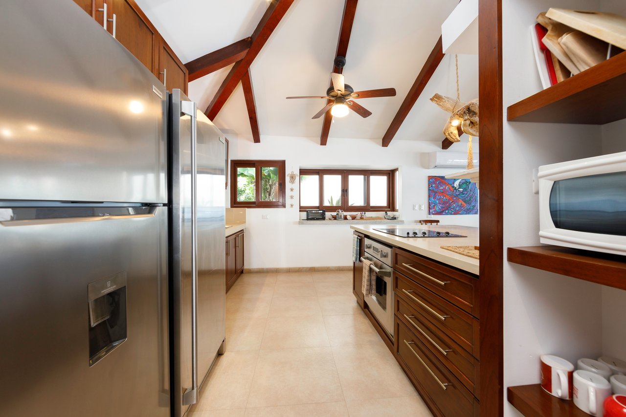 Beachfront Surf Villa, Jaco, Puntarenas
