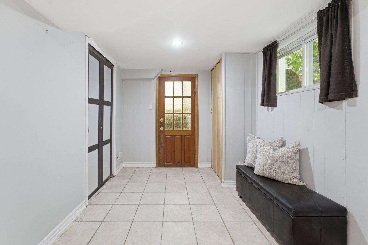 64 Eaglewood Blvd