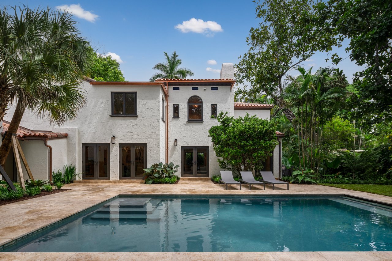 3700 Hibiscus Street "Casa Mamey"