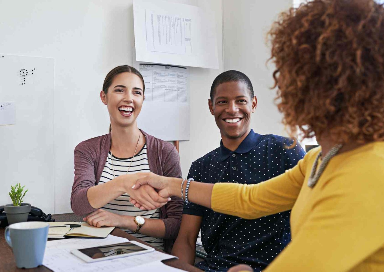 What Realtors See That Zillow Can’t — Why Local Expertise Still Wins