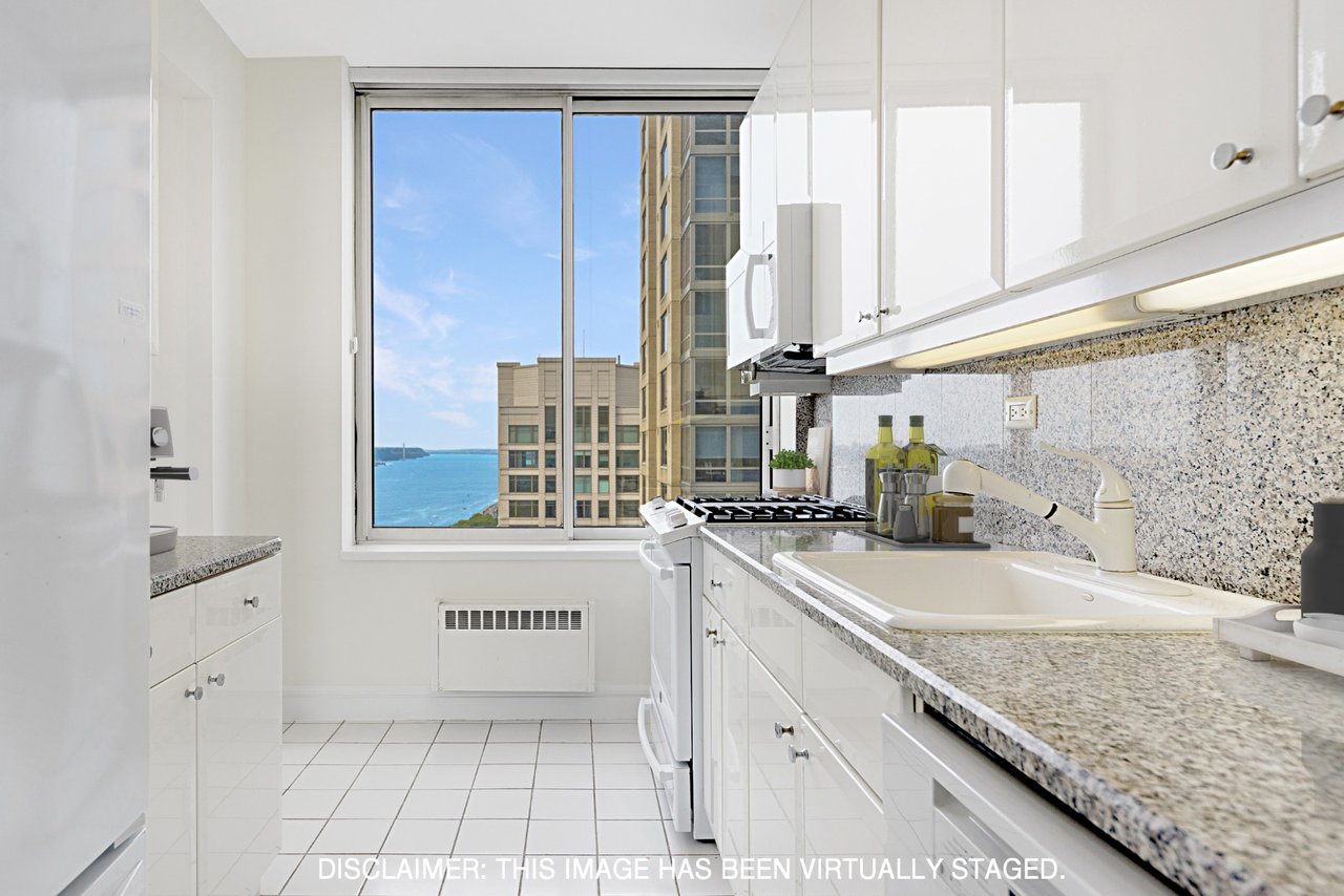 200 Riverside Boulevard, #35C