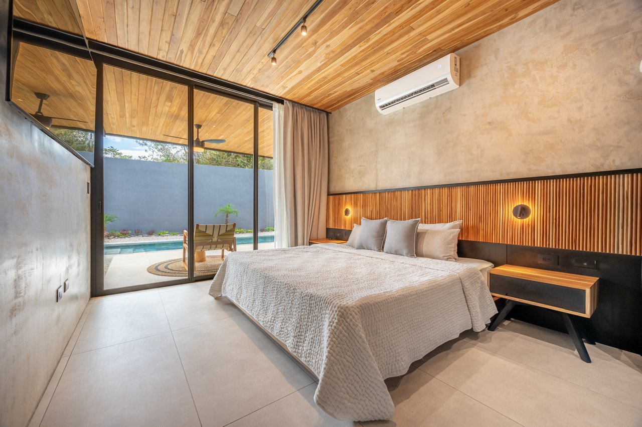 Casa Uchuva | Architectural Harmony of Wood, Stone, and Light