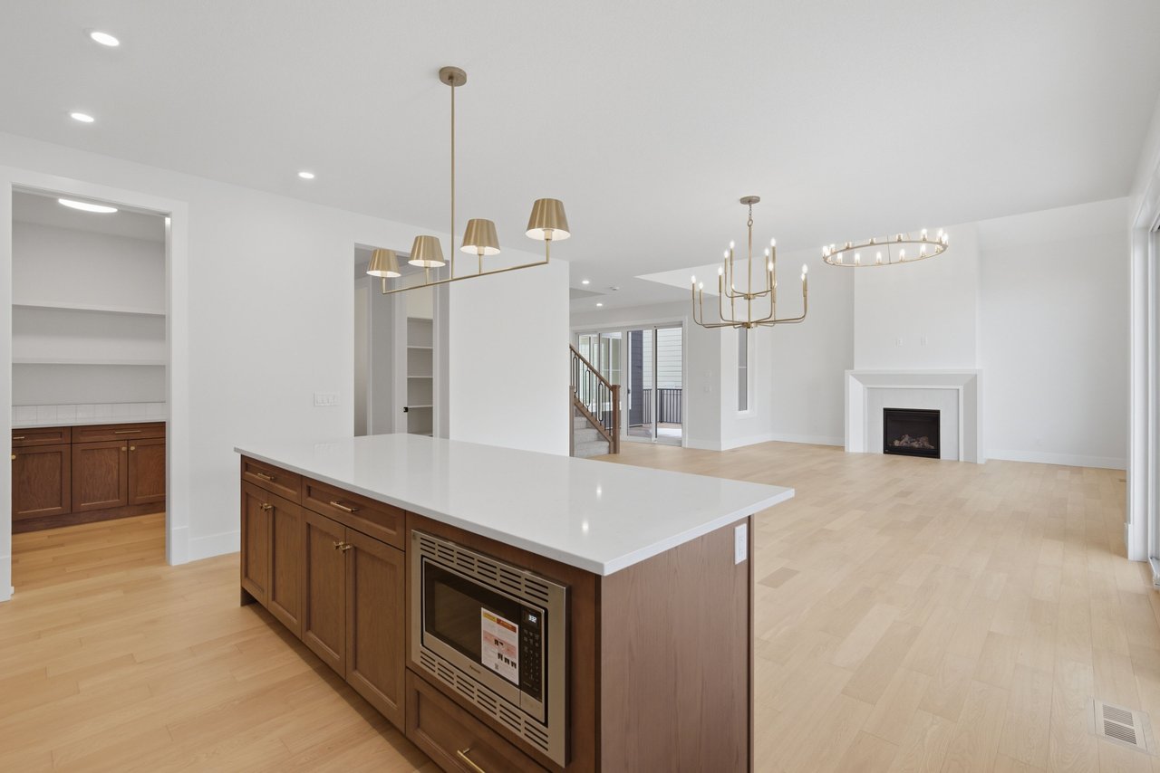 378 Bessborough Drive SW