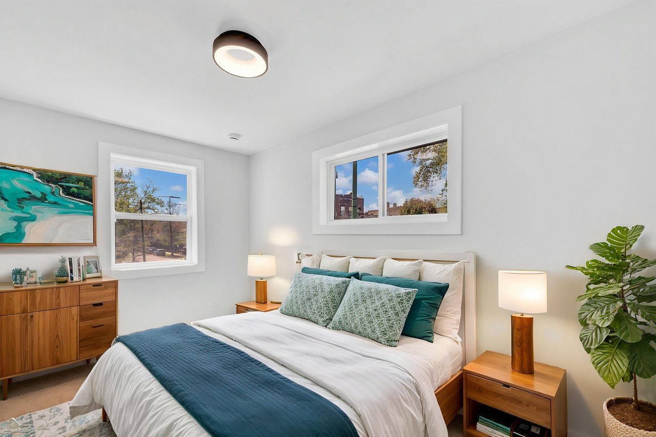 2901 N Sacramento 