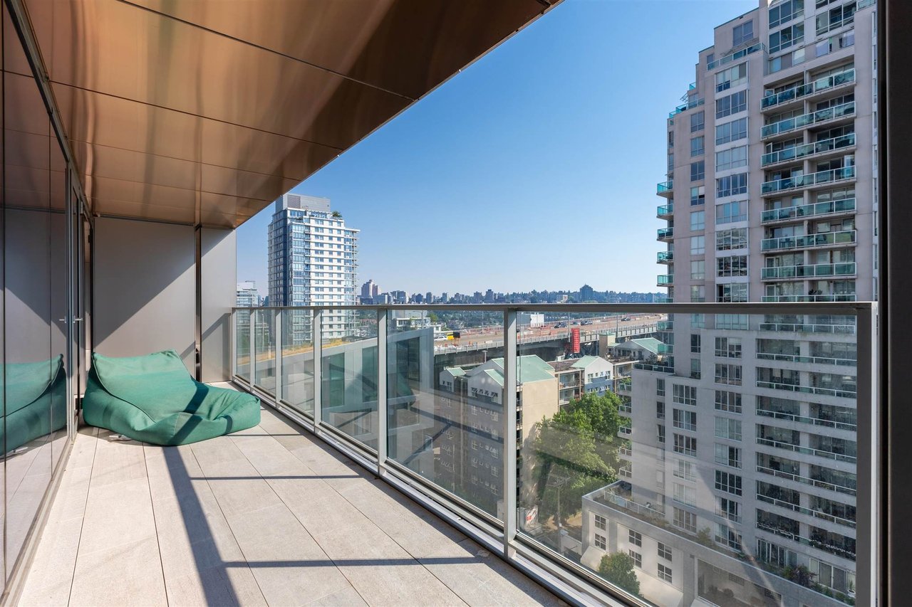 1480 Howe St, #1205