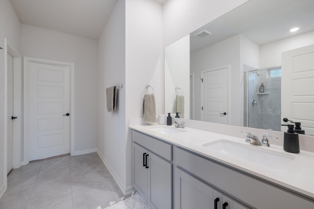 10227 Amaryllis Way