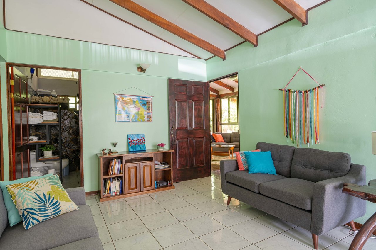 Gated Coastal Beach House, Manuel Antonio, Puntarenas