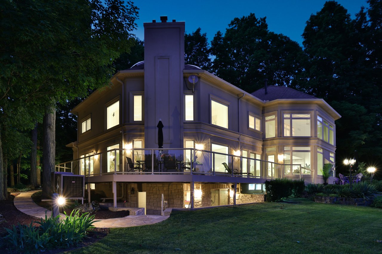 1270 1 Side Road, Burlington