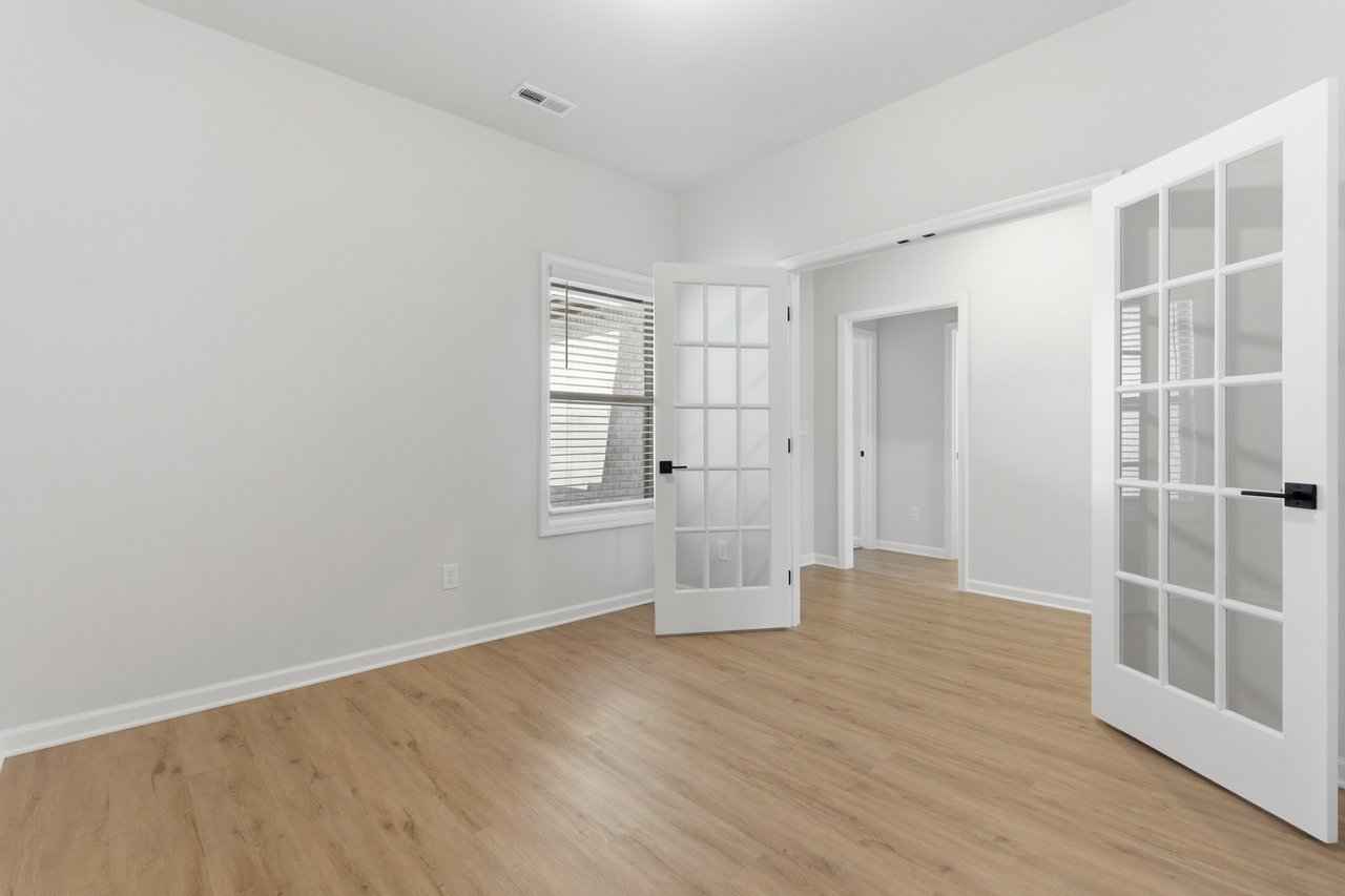 New Market New Build! Move-In Special!