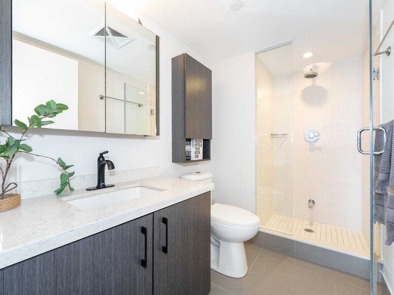 18 Uptown Dr 1910