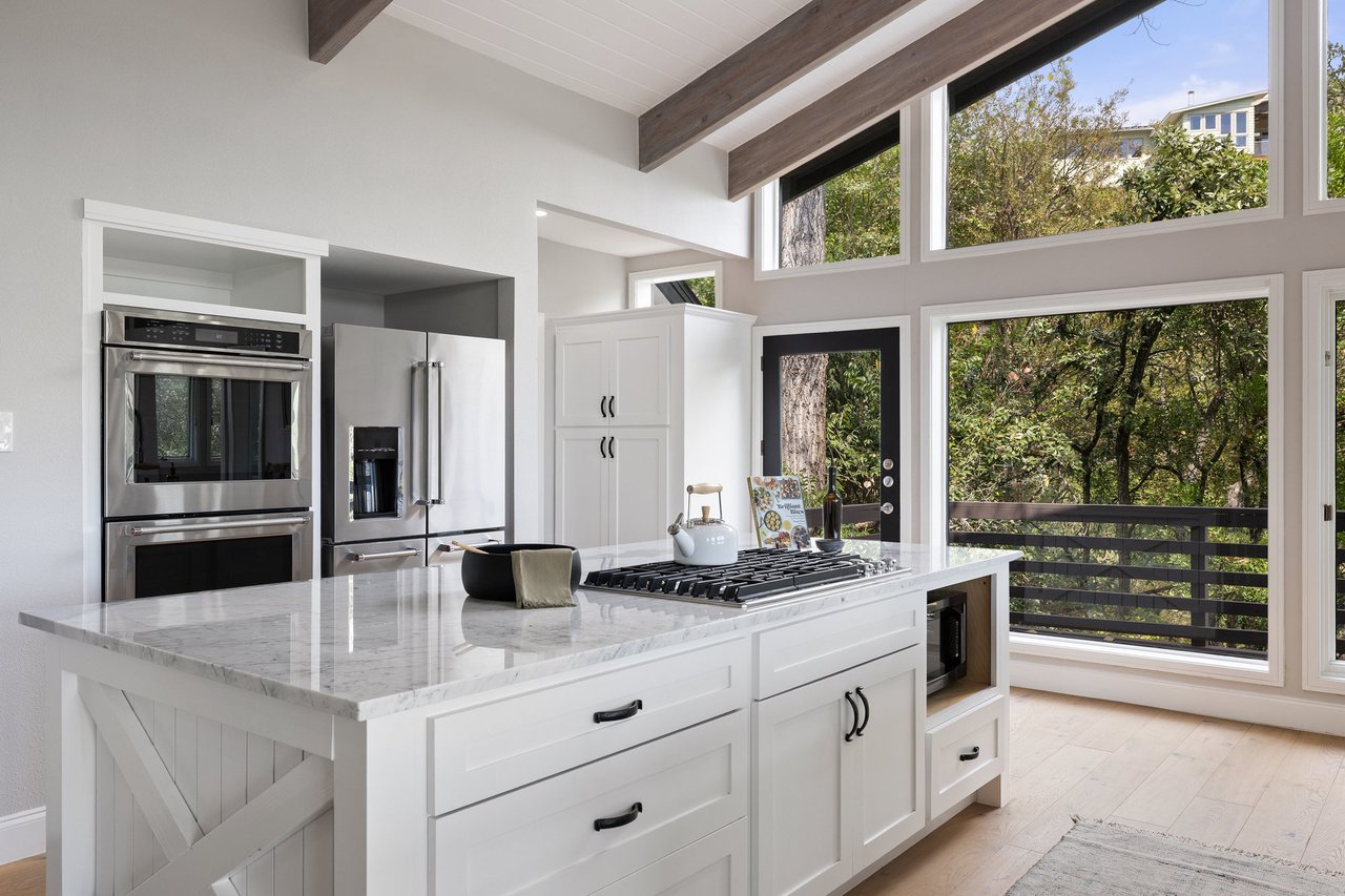 6905 Ladera Norte | Contemporary Northwest Hills Estate