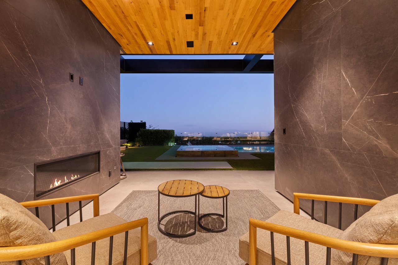 9211 Nightingale Dr, Hollywood Hills
