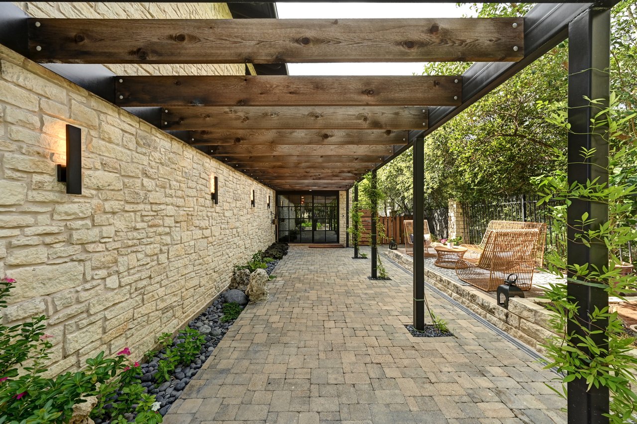 1308 Elton Lane