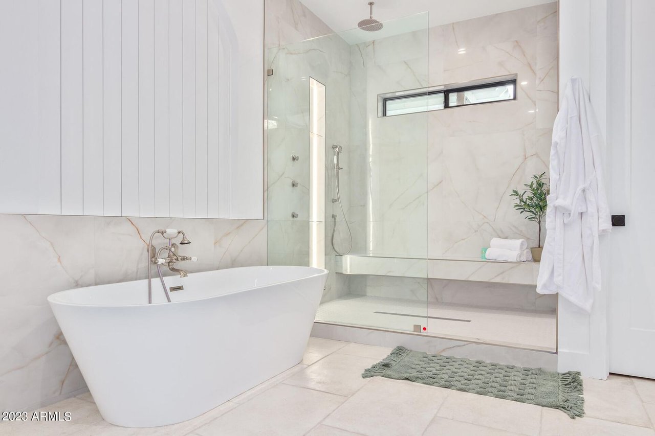 4847 E Clarendon Avenue