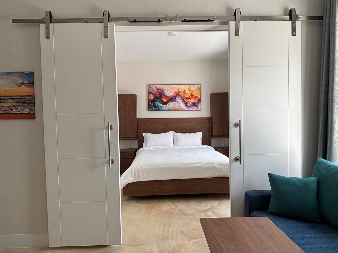 SUITES ONE WEST | 1 BEDROOM