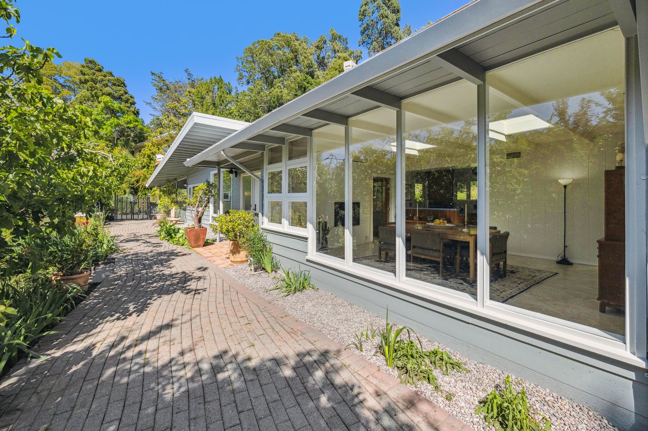 35 Saint Francis Ln